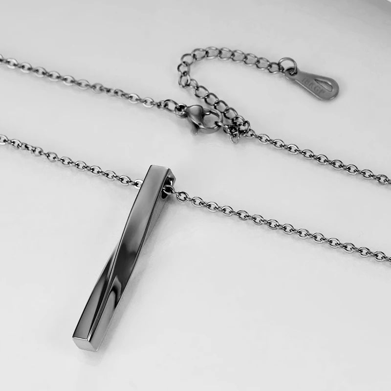 MINIMALISTIC SCREW BAR NECKLACE