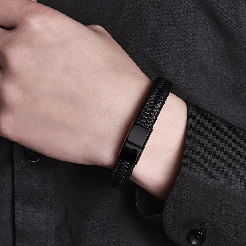 CLASSIC BLACK LEATHER BRACELET